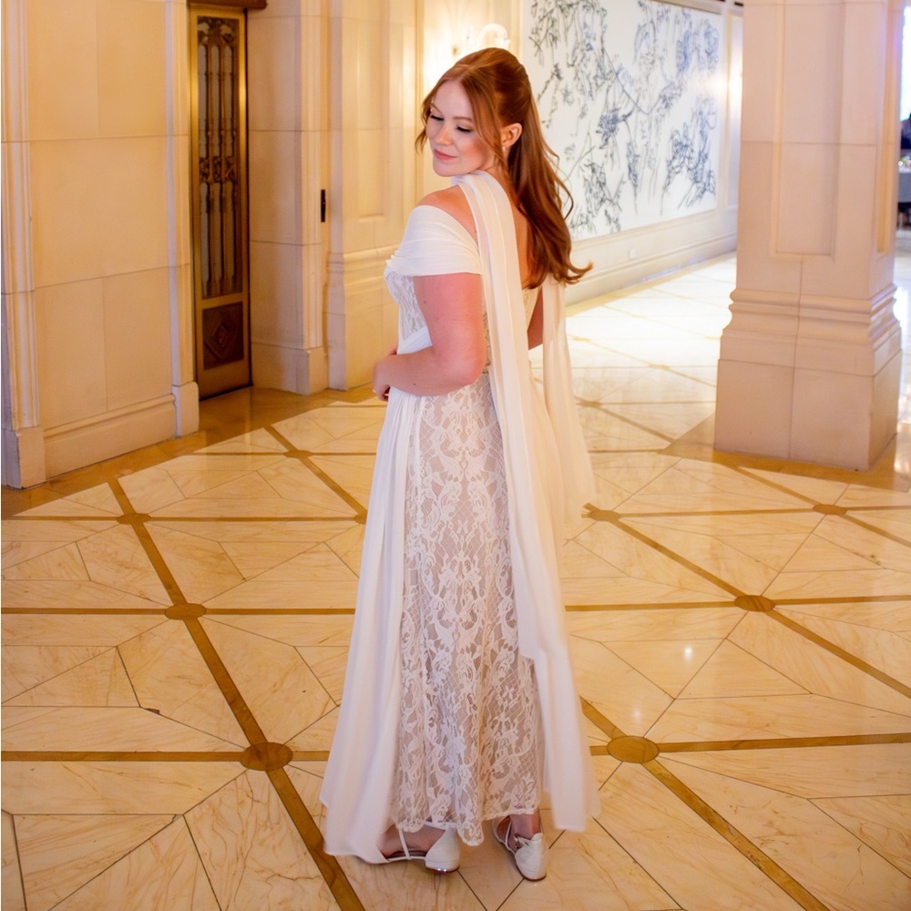 Elegant White Bridal Lace Dress - Picture 8 of 10